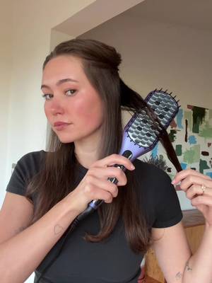 Let’s get one thing straight: The Remington® Gloss™ Straightening Brush knows what’s up when it comes to smooth, silky hair. Check out this 5-minute blowout and get yours at Target or target.com. #RemingtonHair #straighteningbrush 