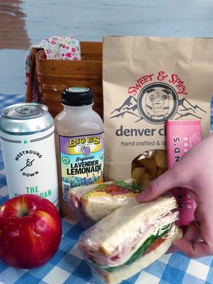 It's picnic season y'all! 🥪 🍎 🥤 🍫