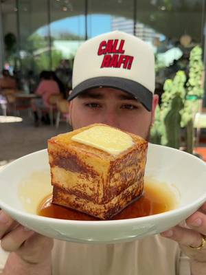 Finally trying the viral French toast from Sophia’s Brunch in Phoenix @sophiasbrunch  #azfoodie #phoenix #foodreview #frenchtoast #breakfast