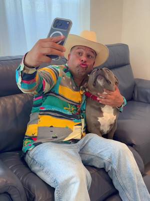#PEDIGREEpartner #PEDIGREEGoodThenBetterNow When you bring a dog into a Hispanic household…prepare to be replaced 🤷🏽‍♂️😂 So many families grew up trusting @Pedigree and their 6-in-1 Goodness Promise keeps that tradition going.​