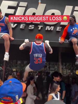 Brooo cmon 🤦‍♂️ #knicks #nyc #parade #nbaplayoffs #finals 