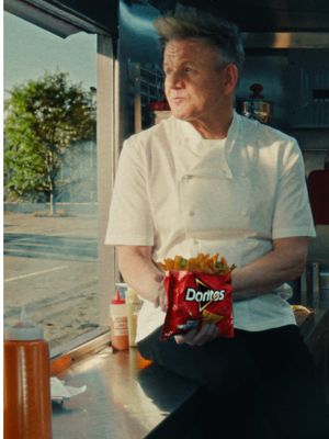 #ad I’ve cooked in some of the most intense kitchens in the world, but making the perfect #DoritosLoaded required a whole different level of speed….I mean, who else gets to prep ingredients while   George Russell drives ?! Thanks to George and the @Mercedes-AMG F1  team for bringing the spirit, precision and excitement of F1 into the kitchen !  I can’t wait for you to enjoy Doritos Loaded while watching the F1 races. The kitchen is officially rolling 🔥💨