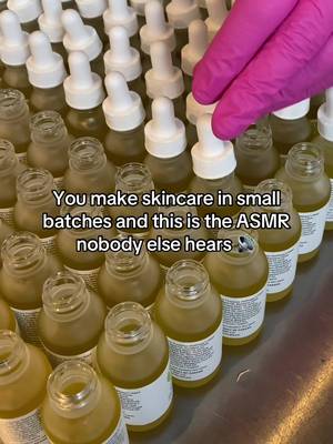 If you step inside our skincare kitchen, you’ll hear the many sounds of making natural skin essentials in small batches 🔊 #naturalskincare #naturalskincareproducts #smallbatchskincare #SmallBusiness #wildcraftskincare 