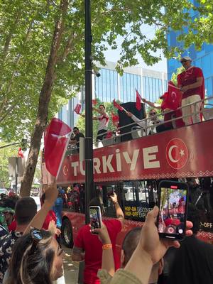 Geliyoruz ❤️🤍