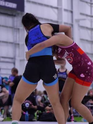 Back-to-back throws by Ilyana Martinez lift 16U Missouri to a 53-25 win over Kansas in the Gold/Silver bracket! #womensnationalduals #usawrestling 