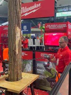 Cleaner, Faster Holes. SHOCKWAVE™ Impact Duty 13/16" x 18" Lineman's Auger. #MilwaukeeTool #NothingButHeavyDuty