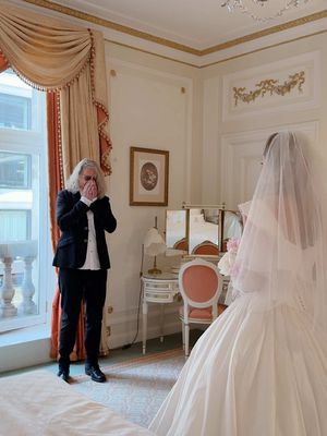 Happy Father’s Day to the best daddy a girl could wish for 🥹🤍 gosh these videos are making me cry all over again @Diana, Wedding Content Creator  #firstlook #fatherofthebride #daddydaughter #weddingdress 