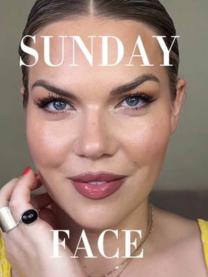 Welcome to Sunday Face!  (SVK ⬇️) glowy complexion brought to you by some serious skincare routine that I will post about this week coming! Also using my most fav @suqqu_europe foundation it gives me a long lasting glow with natural finish! @Makeup By Mario @Sephora Czech Republic palette is something I can’t put down these days, the shadows are super pigmented and buttery at the same time a dream to blend! Can’t go a day without my @Morphe Cosmetics  cheek thrills and @REFY highlight.  The @Catrice Cosmetics glosses feel so nourishing on the lips and offer a great shine without stickiness !  . . 🇸🇰 Rozžiarená pleť vďaka poctivej skincare rutine, o ktorej vám napíšem už  budúci týždeň! Použila som aj môj úplne najobľúbenejší make-up od Suqqu, ktorý pleti dodá dlhotrvajúci jas a prirodzený vzhľad  Po paletke od Makeup by Mario momentálne siaham neustále - tiene sú nádherne pigmentované, krémové a zároveň sa s nimi pracuje úplne bez námahy. Blendujú sa doslova samy. Neviem si predstaviť deň bez mojej @morphebrushes_eu Cheek Thrills lícenky a rozjasňovača od REFY. A lesky od @catrice.cosmetics.germany Na perách sú príjemne hydratujúce, dodajú krásny lesk a pritom vôbec nelepia. . . . #sundayface #makeuptutorial #makeupartist