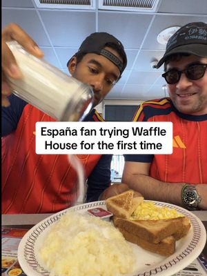 España fan trying Waffle House for the first time ⚽️🍴