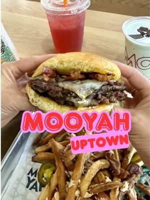 🔥🍔Craving a cheeseburger? How about a burger joint that was voted Charlotte’s best burger? That’s where we stopped the other day. It’s Mooyah right in the heart of Queen City Quarter, uptown. We loved the char on the burger and it’s awesome how they have non traditional options like the Paleo and Keto versions for those dietary wants. We also devoured their milkshake! ✨Here’s a rundown of what we got: 🍔Double Diablo- definitely recommend! Double angus beef patties, pepper jack cheese, bacon, jalapeños, Cholula, potato bun 🥬The Keto- turkey burger, cheddar cheese, fresh avocado, jalapeños, iceburg lettuce 🍟Loaded Fries- cheese sauce, jalapeños, bacon 🍦Big Moo Shake- mint chocolate chip 📲 @mooyahuptownclt @MOOYAH Burgers, Fries & Shakes @mooyahburgers  📍210 E Trade St., Charlotte, NC 📞 (704)885-0188 🕚Sunday-Thursday 11am-9pm 🕙Friday-Saturday 11am-10pm #bestburger #mooyah #charlotte #queencityquarter #cheeseburger