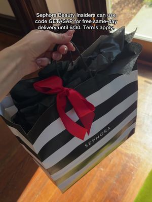 Take this as your sign to shop @sephora same day delivery and get all the restocks you need. Free Same Day Delivery is valid until June 30th #ad #sephorabeautifuldeliveries #sephora You can shop this in-store and My Sephora Storefront, see the link in my bio