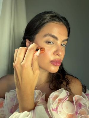 Anzeige | The easiest way to fake a golden hour glow thanks to the lumi bronze le stick soleil by @L’Oréal Paris 💛 #lorealparismakeup #lorealparispartner #lumibronzestick