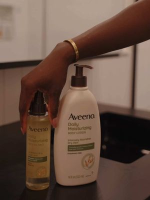 #AveenoPartner Glowing skin doesn’t have to be complicated. Buy @Aveeno on Amazon during Prime Day 6/23 - 6/26 #bodycareroutine #aveeno 