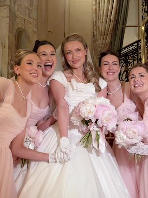 Straight out of my dreams 🥹🤍 #bridesmaids #londonwedding #firstlook #weddingdress #bridesmaidsdresses 