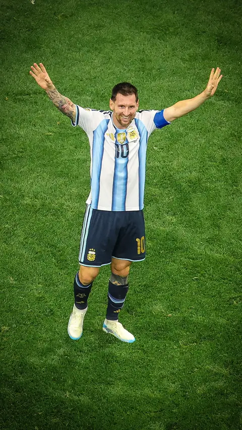Fists clenched. On we go. #Argentina #Champions #Football #WorldCup #Messi 
