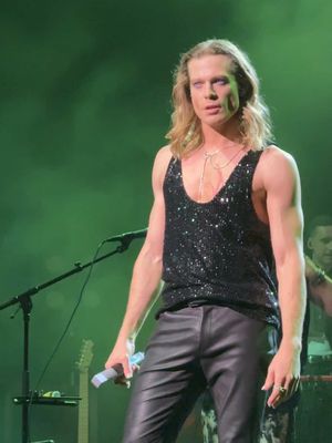 That was epic! Sam Reid live Performance as the Vampire Lestat in NYC, exclusive VIP series premiere at the iconic Beacon Theatre. #iwtv #interviewwiththevampire #samreid #thevampirelestat #lestat 