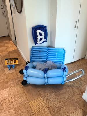 Help me pay back my student loans with balloons for brands. Hope Booking.com liked theirs 🧳🎈