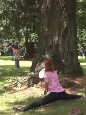 Now THIS is how you split a tree! 🤸‍♀️🤯