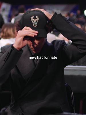 had to get our guy the right hat 😎#NateAment #bucks #nbadraft #NBA