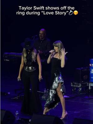Could this be the last performance before she gets married?! @ESPN #taylorswift #traviskelce #lovestory 