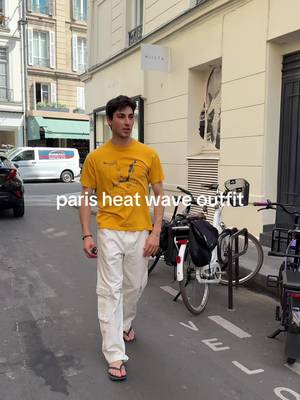 it was too hot but I wanted to wear these pants 🙃 #stillkelly #havaianas #paris #menswear 