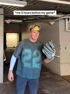 #Gatorade_Partner I swear I thought he was throwing to me…🤨 On the hottest days, Gatorlyte has your back @Gatorade 