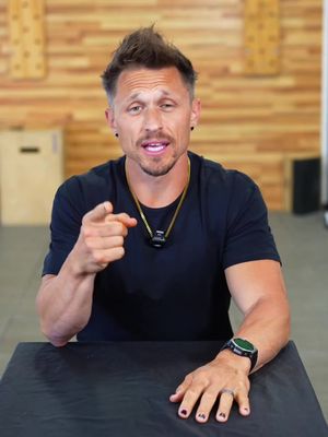 Did you know that cutting carbs might actually be slowing down your fat loss? ⠀⠀⠀⠀⠀⠀⠀⠀⠀ When you cut carbs, the scale might drop fast at first and it may seem like it's working. But most of that weight is water, not fat. And the moment you eat carbs again, it comes straight back. ⠀⠀⠀⠀⠀⠀⠀⠀⠀ The guys I work with who are losing fat consistently in their 40s and 50s aren't cutting carbs…  ⠀⠀⠀⠀⠀⠀⠀⠀⠀ They're fueling themselves with it! ⠀⠀⠀⠀⠀⠀⠀⠀⠀ #FatLossTips #CarbsAndFatLoss #MensFitnessOver40 #FunctionalBodybuilding #NutritionForMen