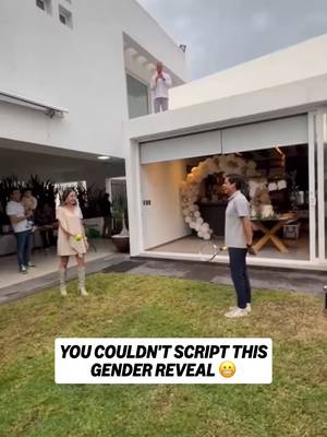 Didn't know her own strength with that throw 😅 via @andreaelizondoo #tennis #genderreveal #family #funny #genderrevealfail