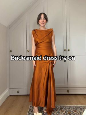 Wait until the end ‘cause we found the one 🧡✨ I felt so amazing in this dress on the day, it was exactly the vibe I wanted for my sister’s wedding and it fit so well with the other bridesmaid’s looks 😍✨ #bridesmaid #bridesmaidsdresses #wedding #maidofhonour 