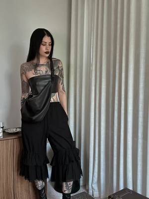 Bloomers all summer for me please 🖤🖤🖤 #chic #chicstyle #outfitinspo 