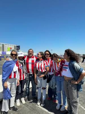 Tu hinchada, tu gente 🇵🇾  ¡Vamos, Paraguay!  ¡Vamos, #Albirroja ⚪️🔴!