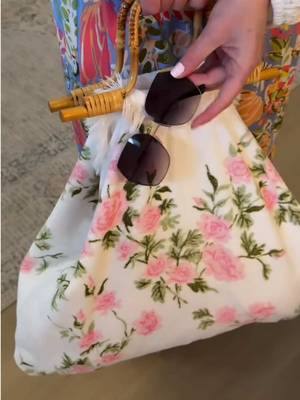 A vintage pink rose bath towel, a simple sewing project, and the cutest summer tote. 🌸☀️ I turned this thrifted towel inside out, stitched both sides, added boxed corners for a finished shape, and hand-sewed wooden handles with extra-thick thread so it could hold all the beach-day essentials. The result? A cute little upcycle with all the vintage poolside charm. You can make one with any towel—thrifted, vintage, well-loved from home, or brand new. There are so many towels in thrift store and I am always looking for special ones. Such a fun and easy DIY for summertime. Follow along for more creative ideas and inspiration. #sewing #DIY #totebag #beginner #handmade