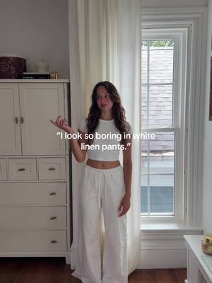 styling white linen pants! #outfitideas 