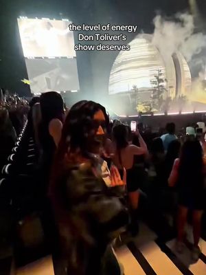 make your money count!!  Let’s not be statues? #dontoliver #octanetour #goingviral #concertmoments #concertdance 