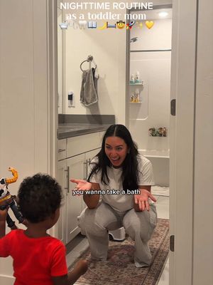 How cute is this collection!!🛁✨🤠 Pick up @Honest new Disney and Pixar's Toy Story Collection at Walmart! #ad #bathtimeroutine #toddlermom