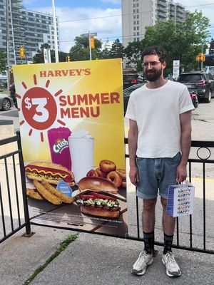 Celebrating my dad’s birthday at @Harvey's with their new $3 Summer Menu. Go enjoy with your dad (or yourself) until August 23rd. #ad #cheapeats