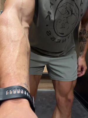 Quick leg check (wasn’t even legday)