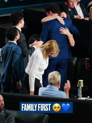 What a special moment 💙 #Canucks #NHL #nhldraft 