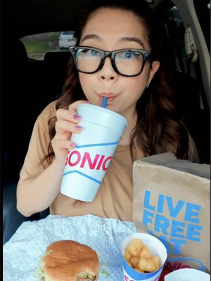 SONIC's new $7 Big Deal Meal... worth it or not? 👀🍔🍟 @SONIC Drive-In  #sonicpartner #fastfood #newfood #sonic #burger 