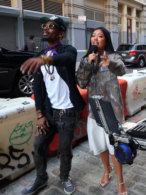 I'd just gone live when a G-Wagon pulled alongside me to ask about getting their passenger on 😂 The result was an impromptu duet between her @denisejuliuh and a random rapper that walked over (dayzdaempora on ig). I had assumed they were a group but they'd actually met in the middle of this song hahaha 🙌🔥 Only in NYC!!