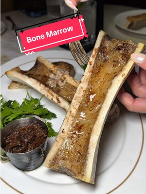Nicco's is a great local steakhouse in Vegas and starting with the $25 plate of Bone Marrow is an excellent choice! #lasvegasfoodie #bonemarrow 