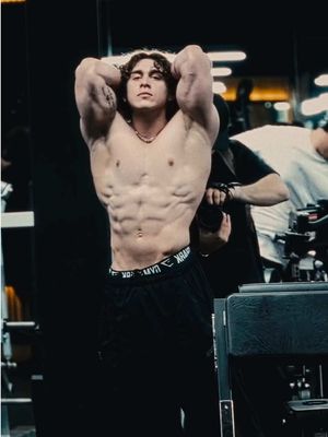 más fuerte que ayer // stronger than yesterday @Belcast #carlosbelcast #gym #lockin #gymedit #Gymshark 