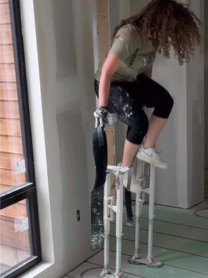 How I get off my stilts… it’s easy I promise 👌#easy #fyp 