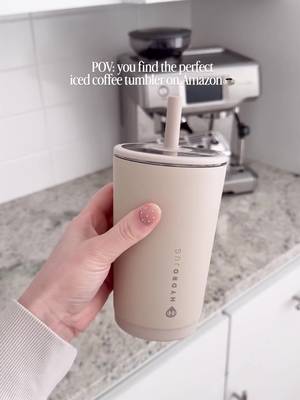 Finally, a tumbler that respects tote bags 👜✨ Your spill-proof summer essential is at the link in bio #amazonfinds #hydrojug #amazonhome 🎥: @inspiredshoppers