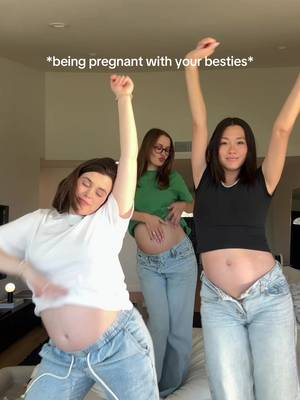 You should see our group chat😅 @Natasha Perry @Amy Atia #thebumpclub 