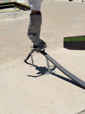 This Rail is Fun👾🛹#shabang #clips #Skateboarding #girlskater #skate 