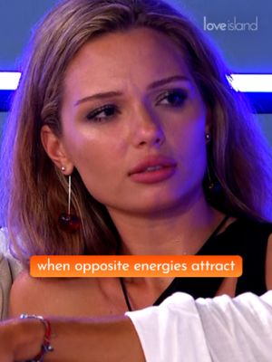 Lorenzo and Julia giving black cat and golden retriever couple #LoveIsland