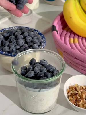 🌴🍌The low-Point masterpiece we'd make #Brinity for a lazy morning in Fiji... overnight oats that are almost too pretty to eat. Almost. Recipe below. Ingredients: ½ cup unsweetened vanilla almond milk ½ cup uncooked old fashioned rolled oats ½ cup plain fat free Greek yogurt ½ medium, ripe, smashed banana ¼ cup blueberries 1½ tbsp chopped walnuts (unsalted, raw or dry roasted, no sugar added) Instructions: Combine milk, oats, yogurt, and banana in a jar; stir and cover. Refrigerate at least 5 hours or overnight. 2. Top with the berries and walnuts. 3. Serving size: 1 jar 