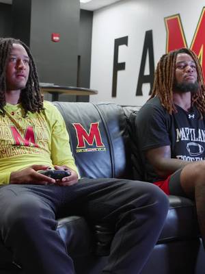 The boys hopped on the sticks 🎮🐢 @EASPORTSCollege 