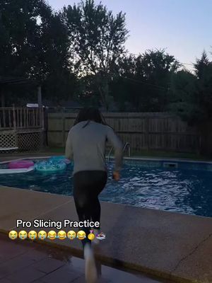 Staying ready for the Memphis pool parties 😭😭😂🥇 #seanodigie #slicing #memphis #memphispoolparty #fyp 